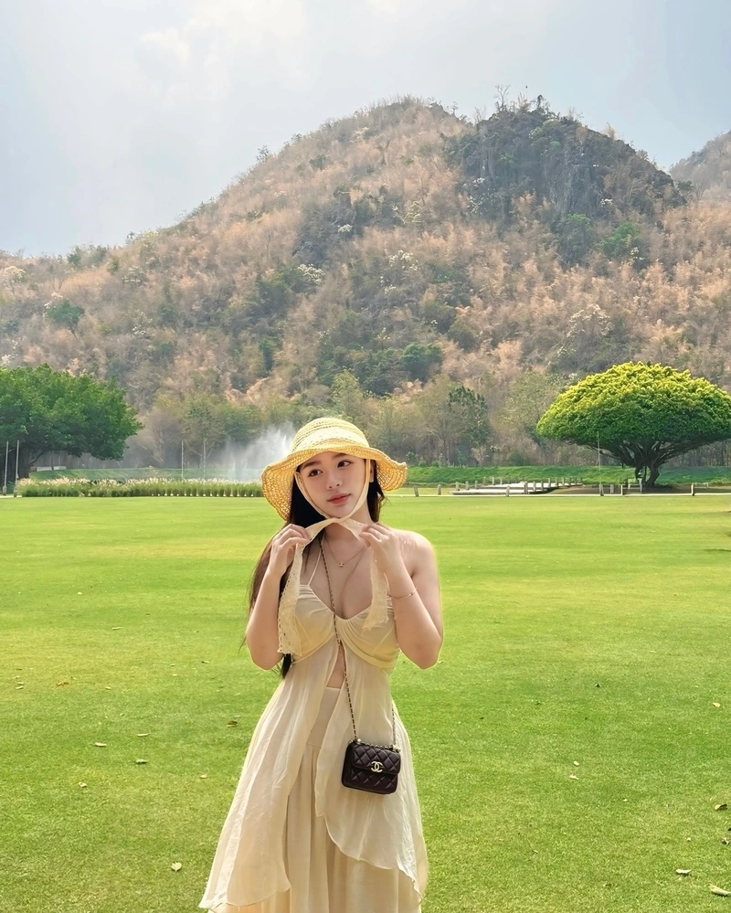 Ngực khủng của Trần Minh Thiên Di trong bikini sexy 4K
