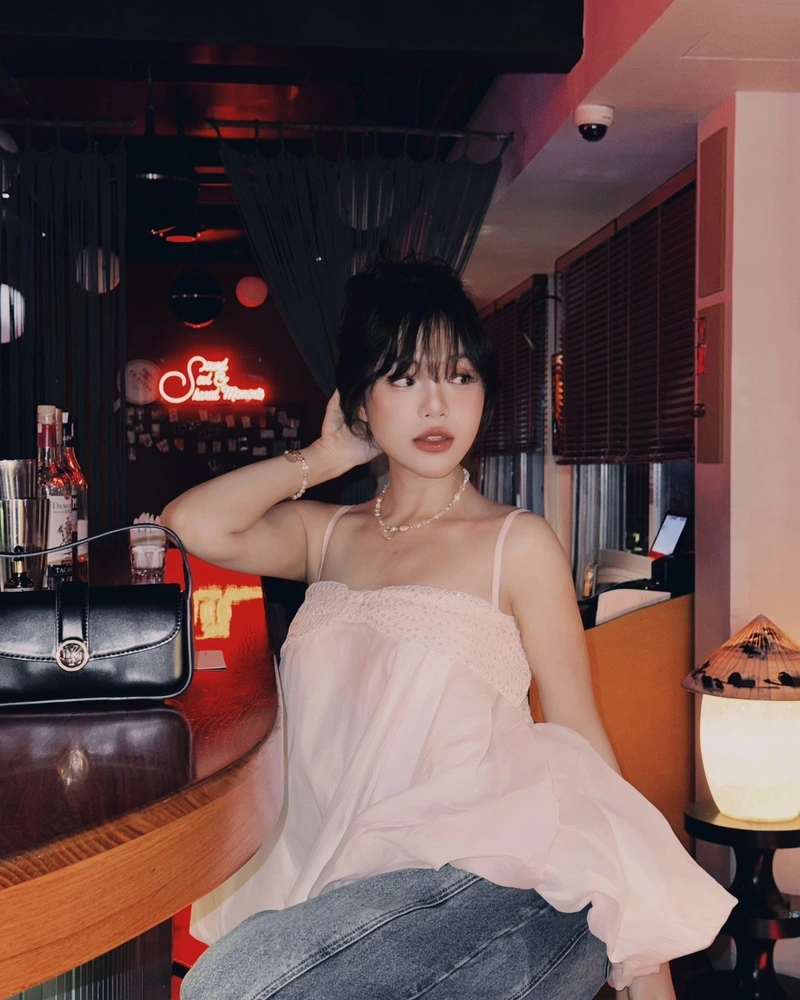 Nhật Hạ khoe vòng ba quyến rũ bikini