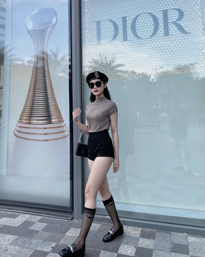 Phạm Quỳnh Trang nude nhẹ nhàng body nóng bỏng