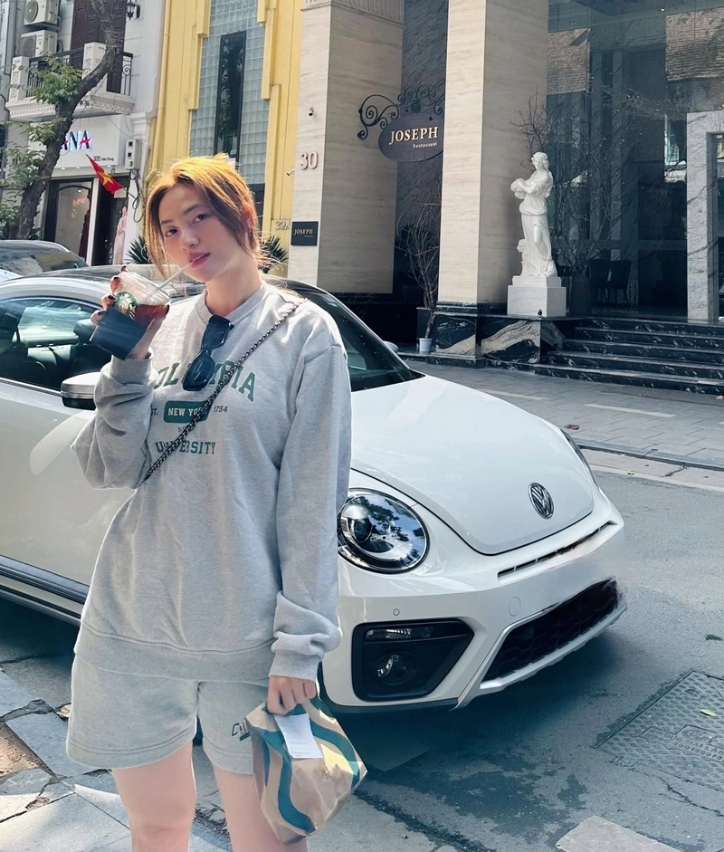 Phương Anh Đào bikini nóng bỏng vòng ba tròn