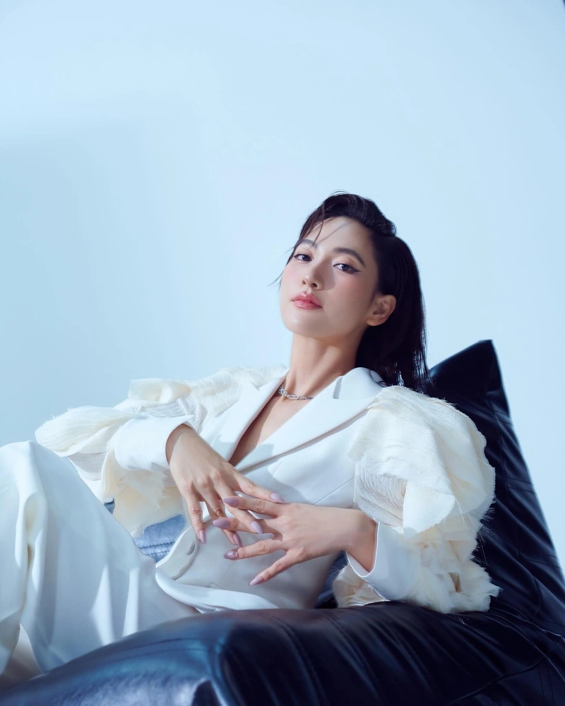 Phương Anh Đào bikini sexy khoe vòng ba nóng bỏng