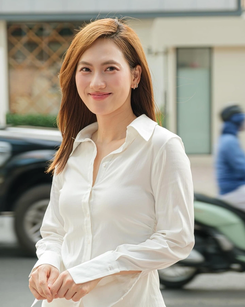Phương Anh Đào show hàng bikini gợi dục