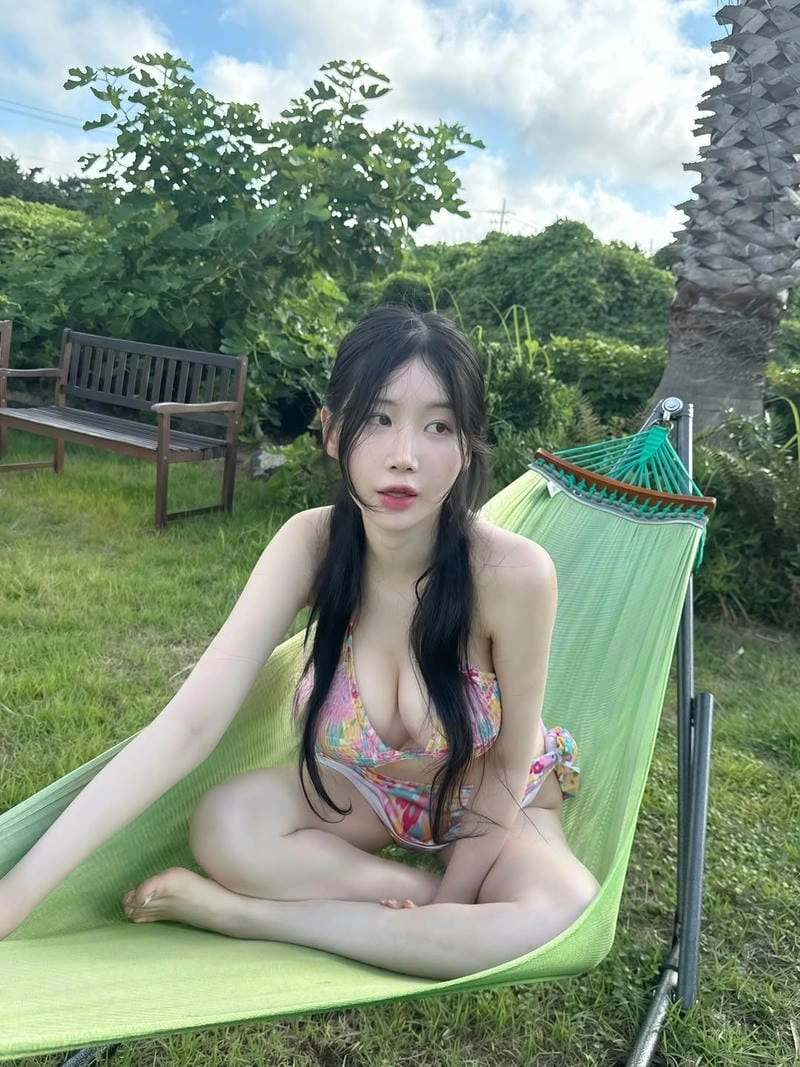 Seoul asuna bikini sexy xinh đẹp tỏa sáng rực rỡ khung hình