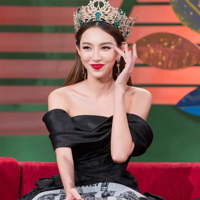 Thùy Tiên dâm đãng với đường cong vòng ba cuốn hút