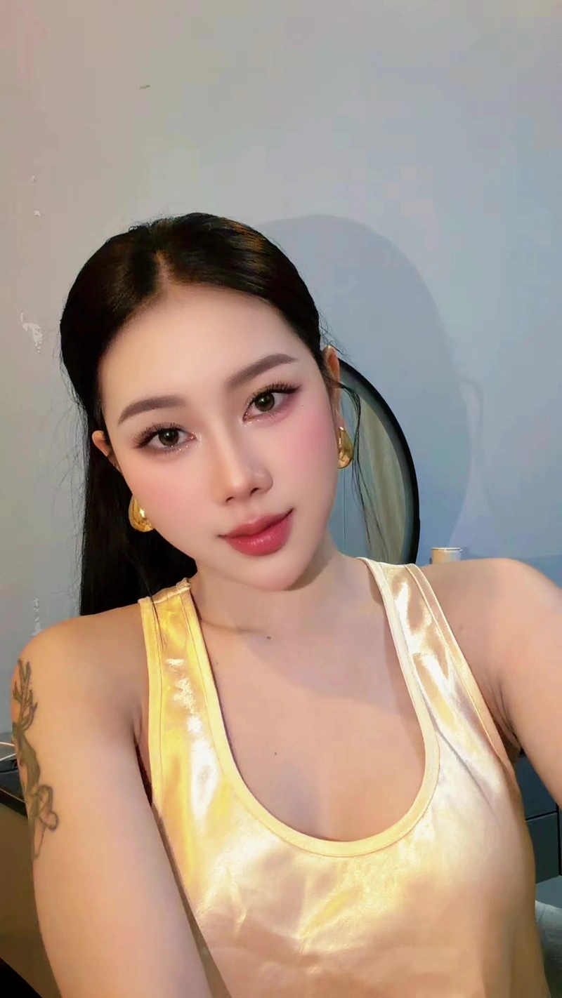 Tuệ Vy Tiktoker nude nóng bỏng full body