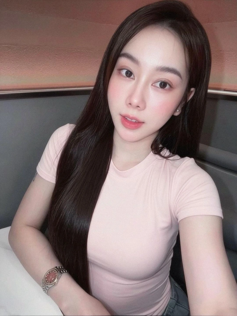 Tuệ Vy Tiktoker sexy cởi đồ lộ hàng cực phẩm