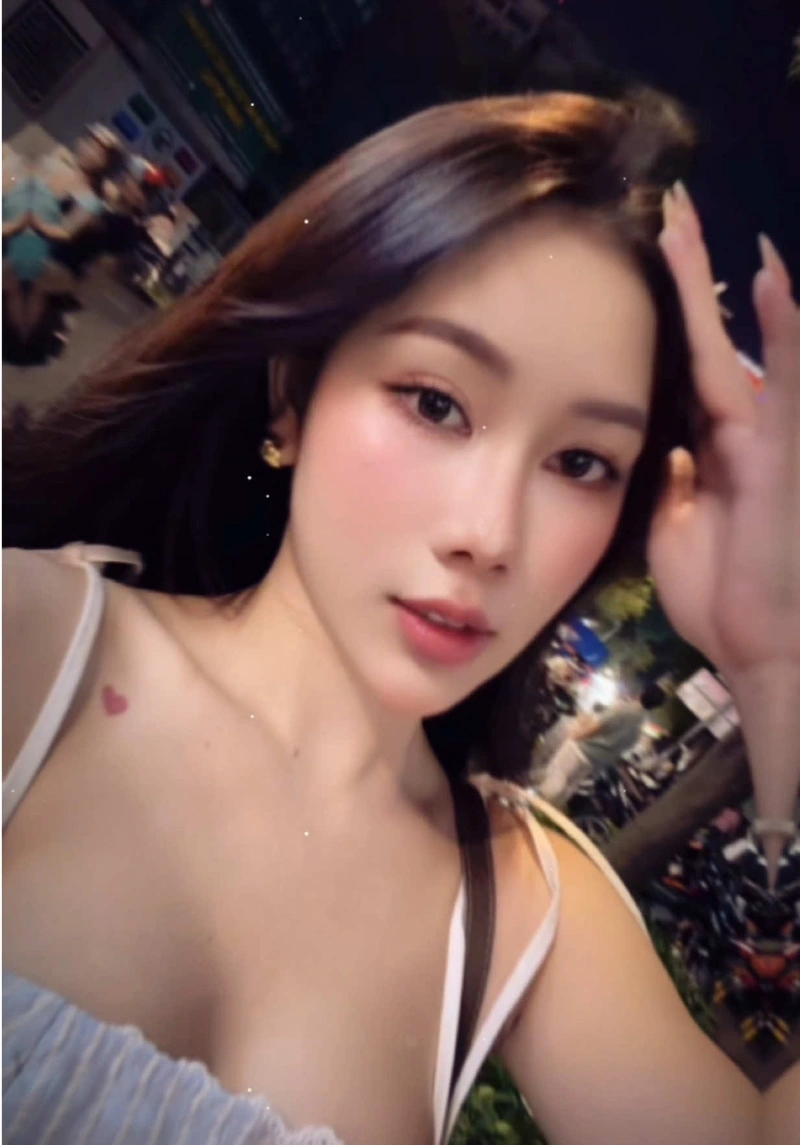 Tuệ Vy Tiktoker sexy lột đồ lộ vòng ba