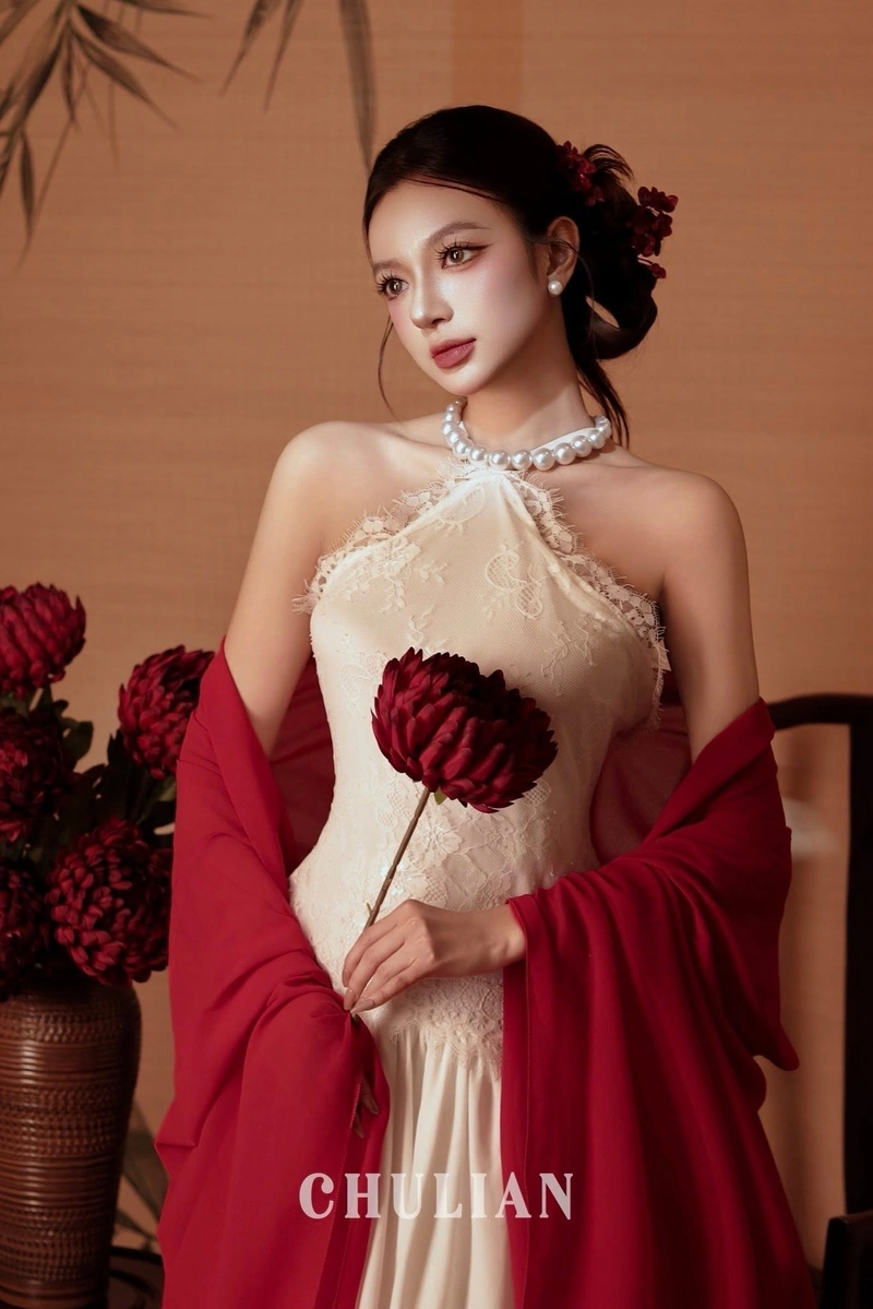 Vũ Ngọc Kim Chi bikini sexy khoe hàng đầy cuốn hút