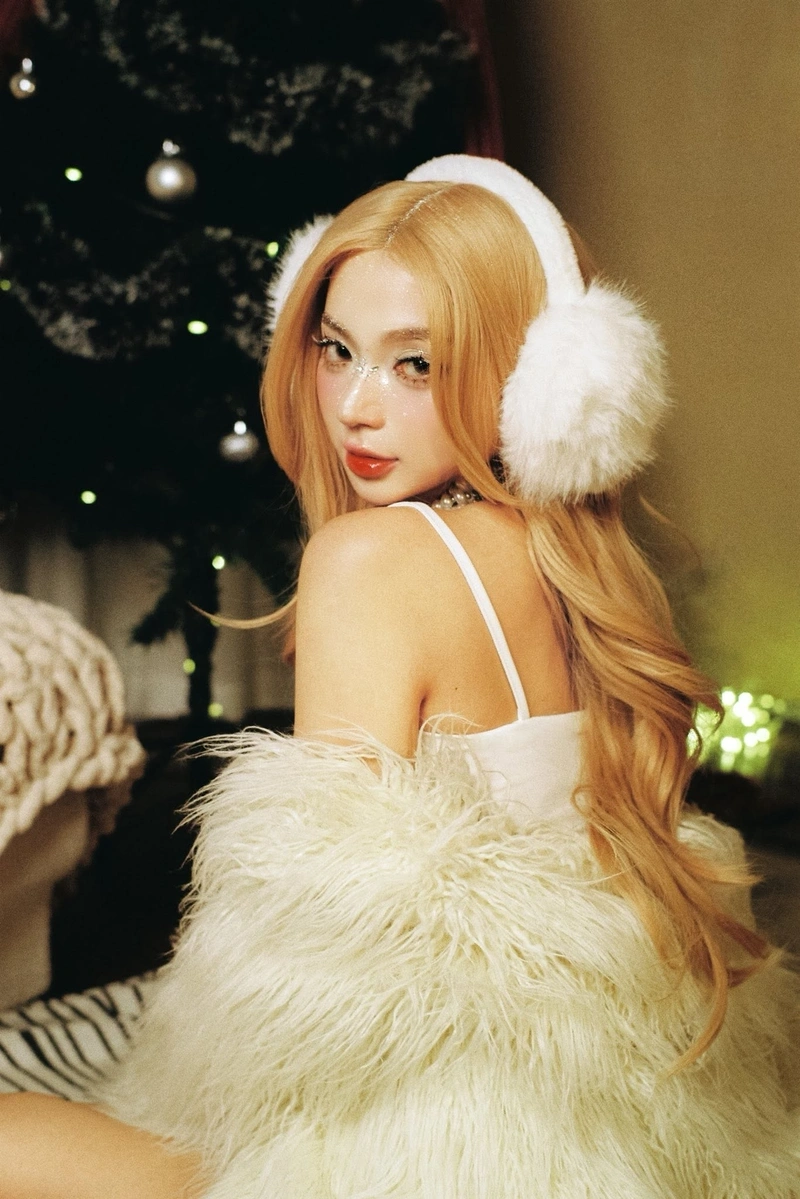 Vũ Ngọc Kim Chi show hàng bikini sexy cực phẩm